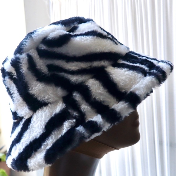 Fur Zebra Print Bucket Hat - Picture 2 of 3
